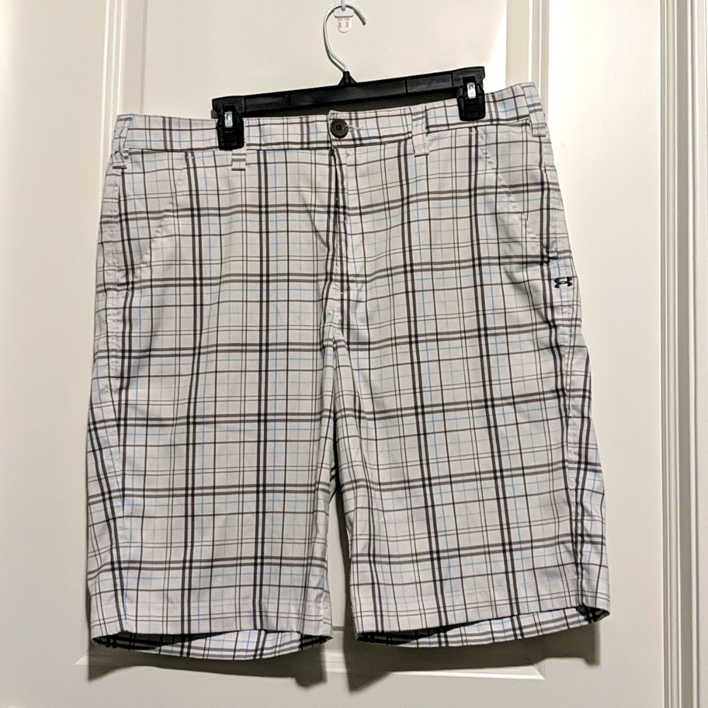 Under Armor golf shorts